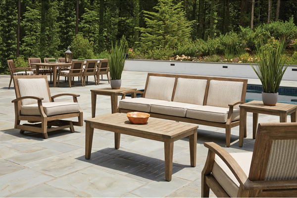 Transitional Outdoor Furniture
