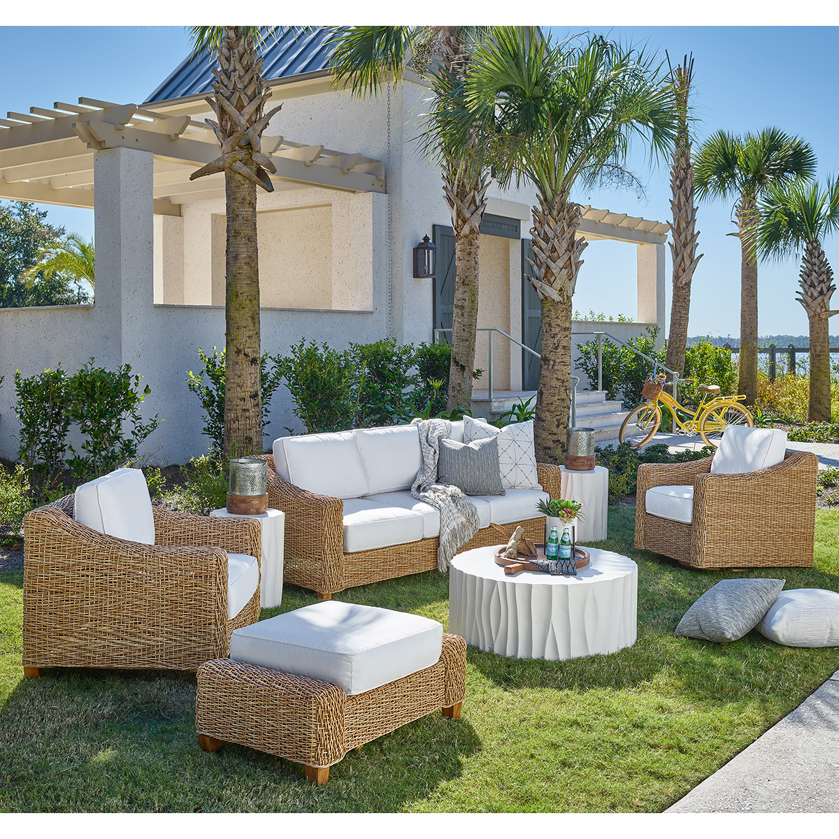 Universal Laconia Wicker Outdoor Furniture Set - UN-LACONIA-SET1