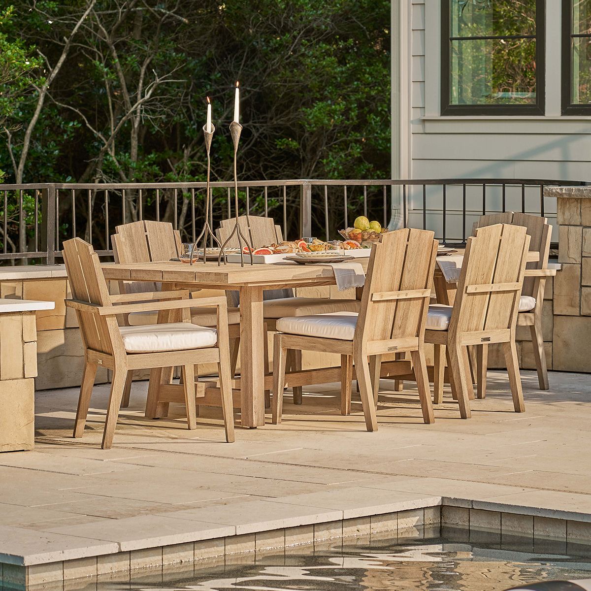 Universal Saratoga Dining Set for 6