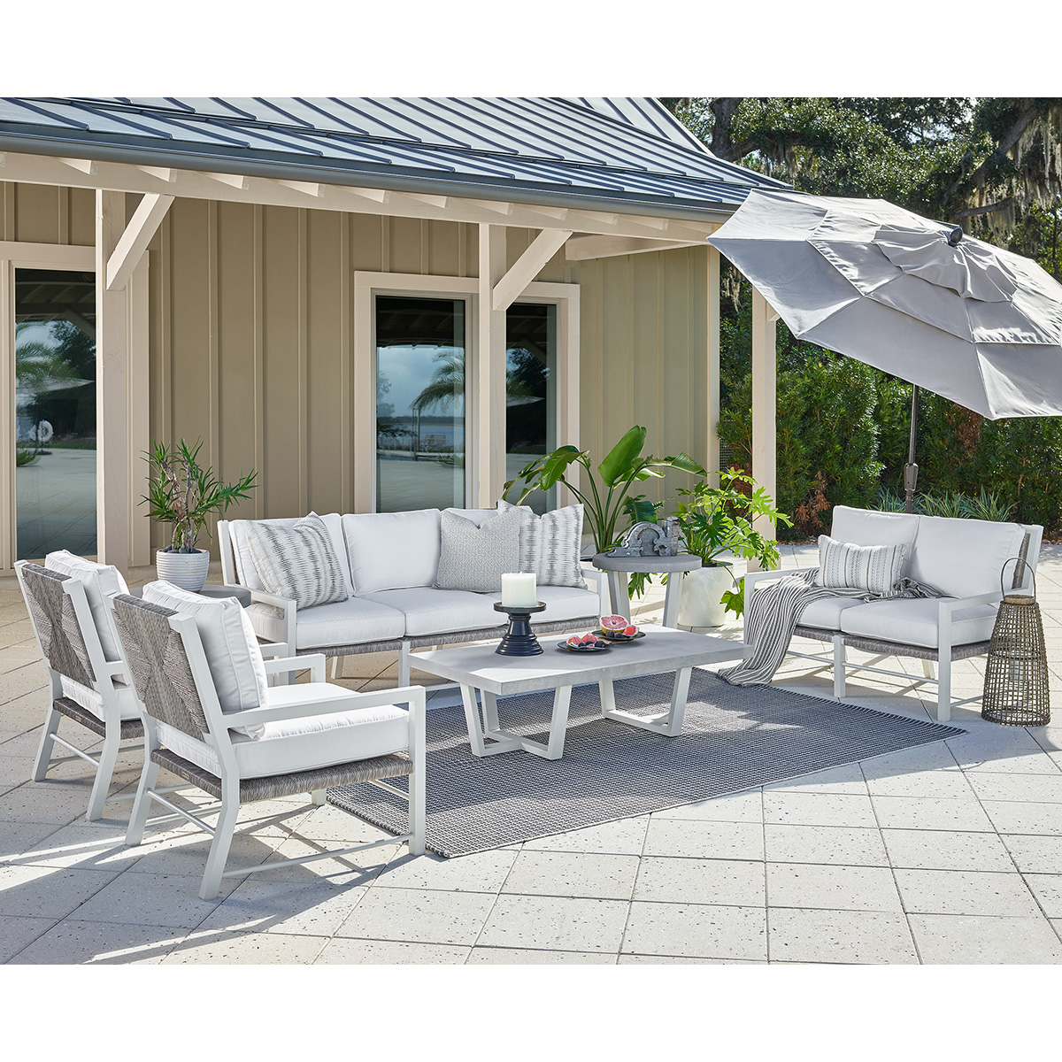 Universal Tybee Outdoor Furniture Set